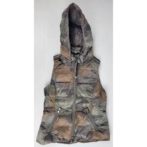 Evereve Womens XS Down Puffer Vest Camo Gray Nylon 2Way Zip Hooded‎ EE172INP-IDG
